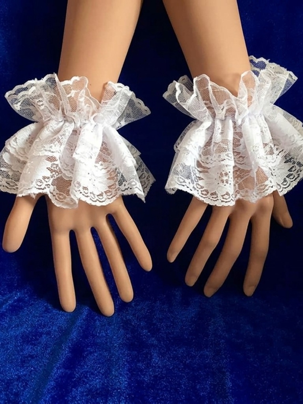 2Pcs/Pair Lolita Hand Sleeve Wrist Cuffs Ruffled Floral Black Lace Elastic.